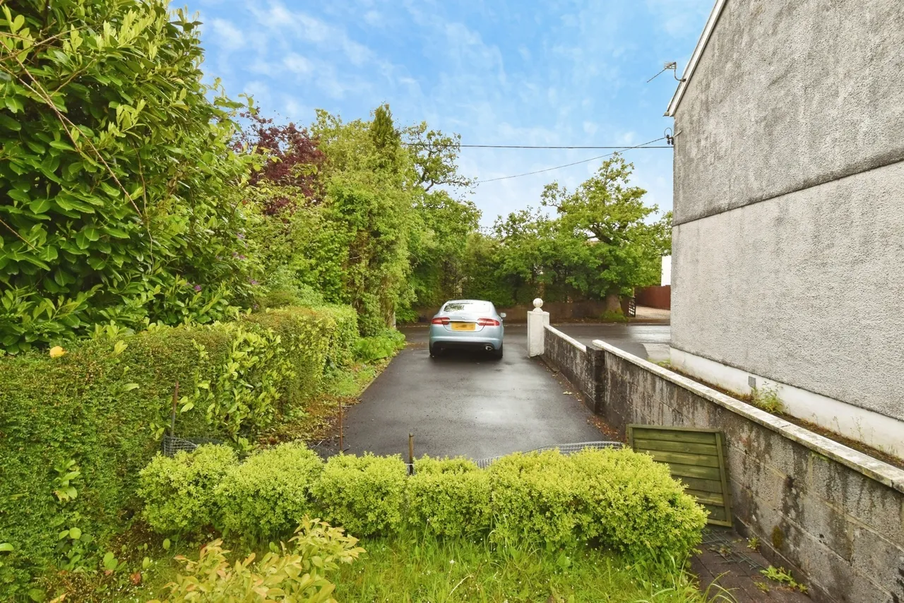 Pantyblodau Road, Blaenau, SA18, photo 18