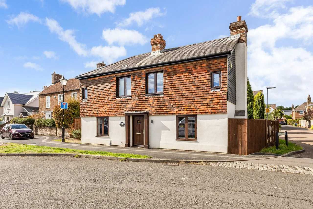 3 bed house for sale, The Butts, Alton, GU34