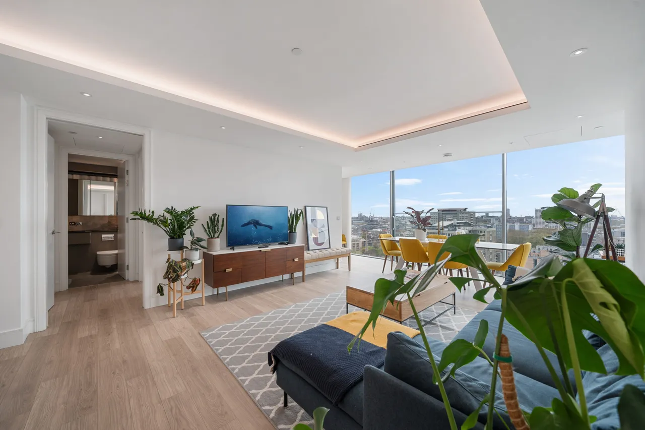 2 bed house to rent — Carrara Tower, Bollinder Place, London EC1V