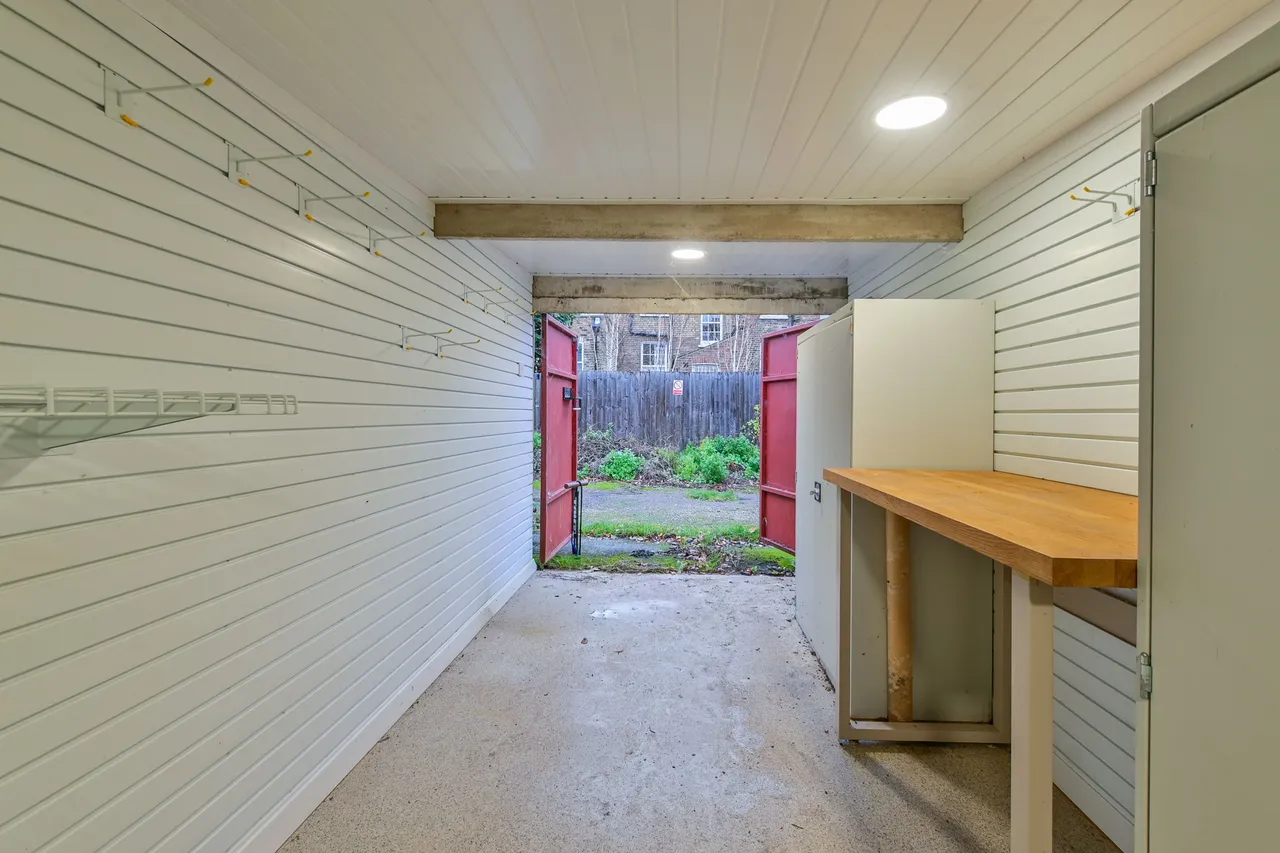 Garage No 10, 19 Chantry Street, London, photo 3