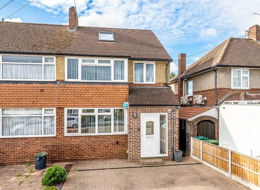 4 bed house for sale, Dane Road, Ashford, TW15