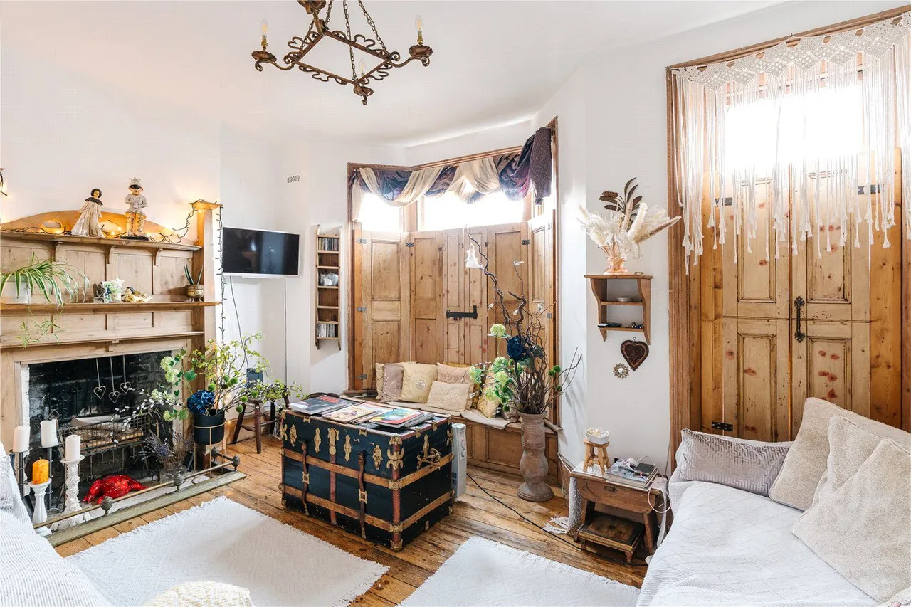Albion Road, London, N16, photo 10