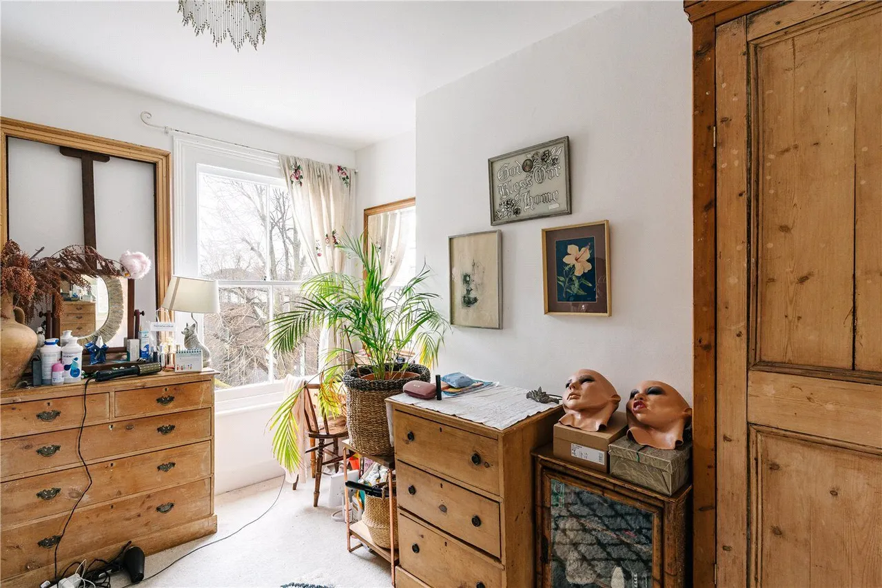 Albion Road, London, N16, photo 15