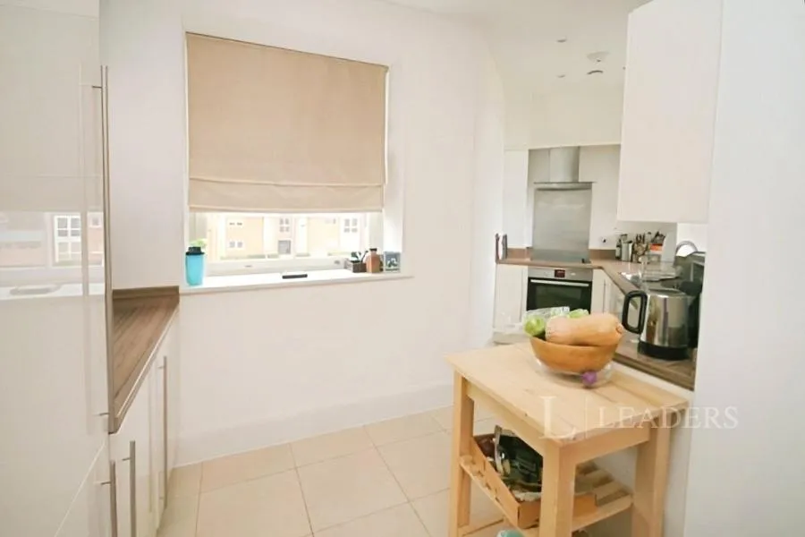 Parkview Way, Epsom, KT19, photo 5