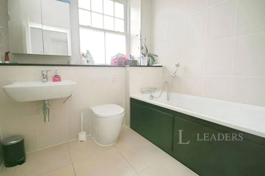 Parkview Way, Epsom, KT19, photo 7
