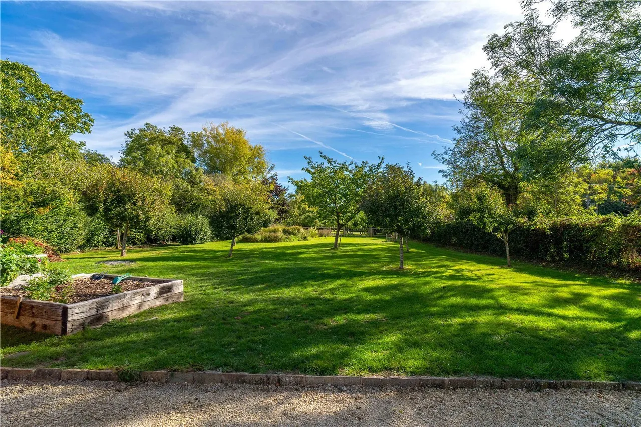 Vicarage Lane, Childswickham, WR12, photo 12