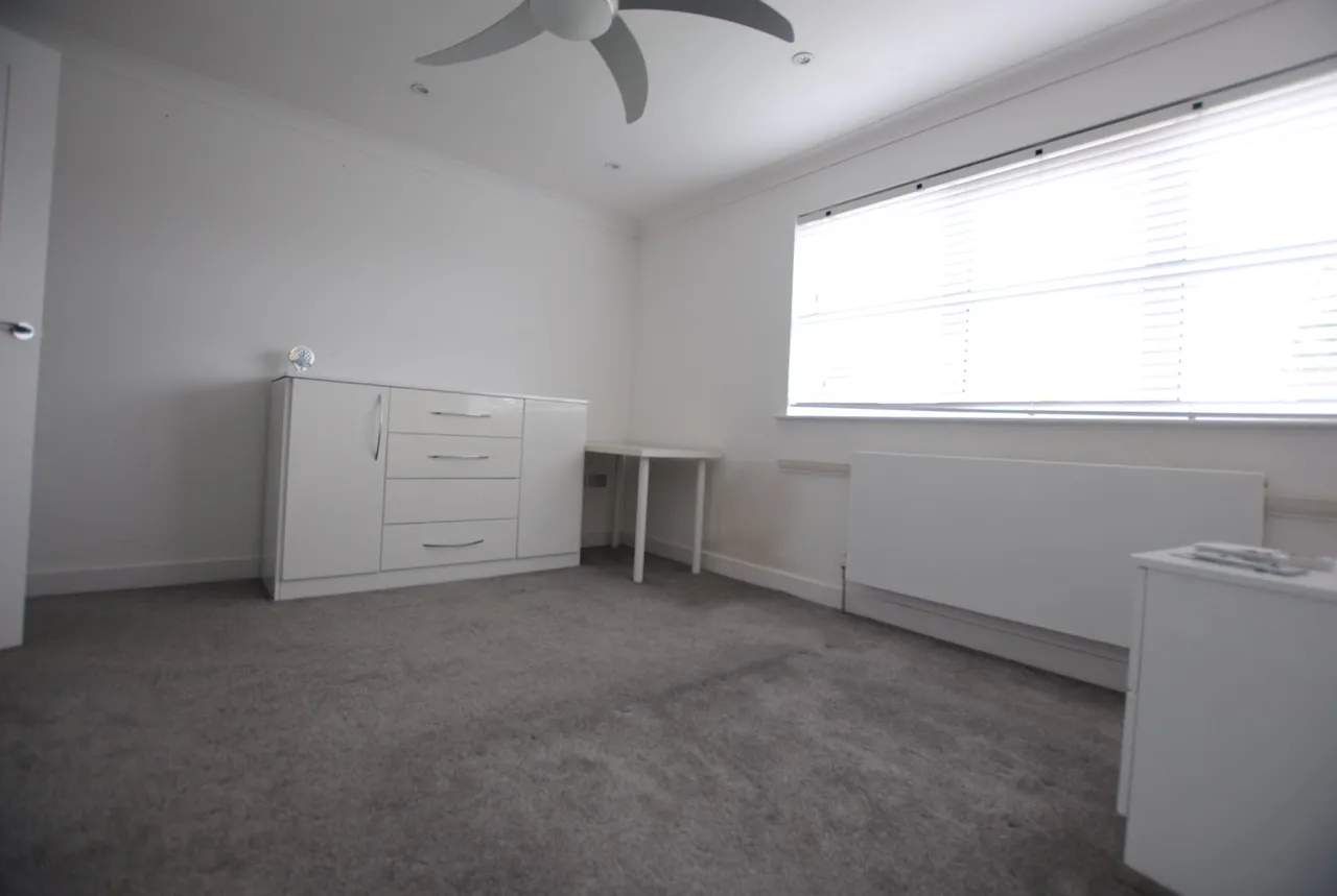 Dashwood Road, Gravesend, Kent, DA11 7LY, photo 11