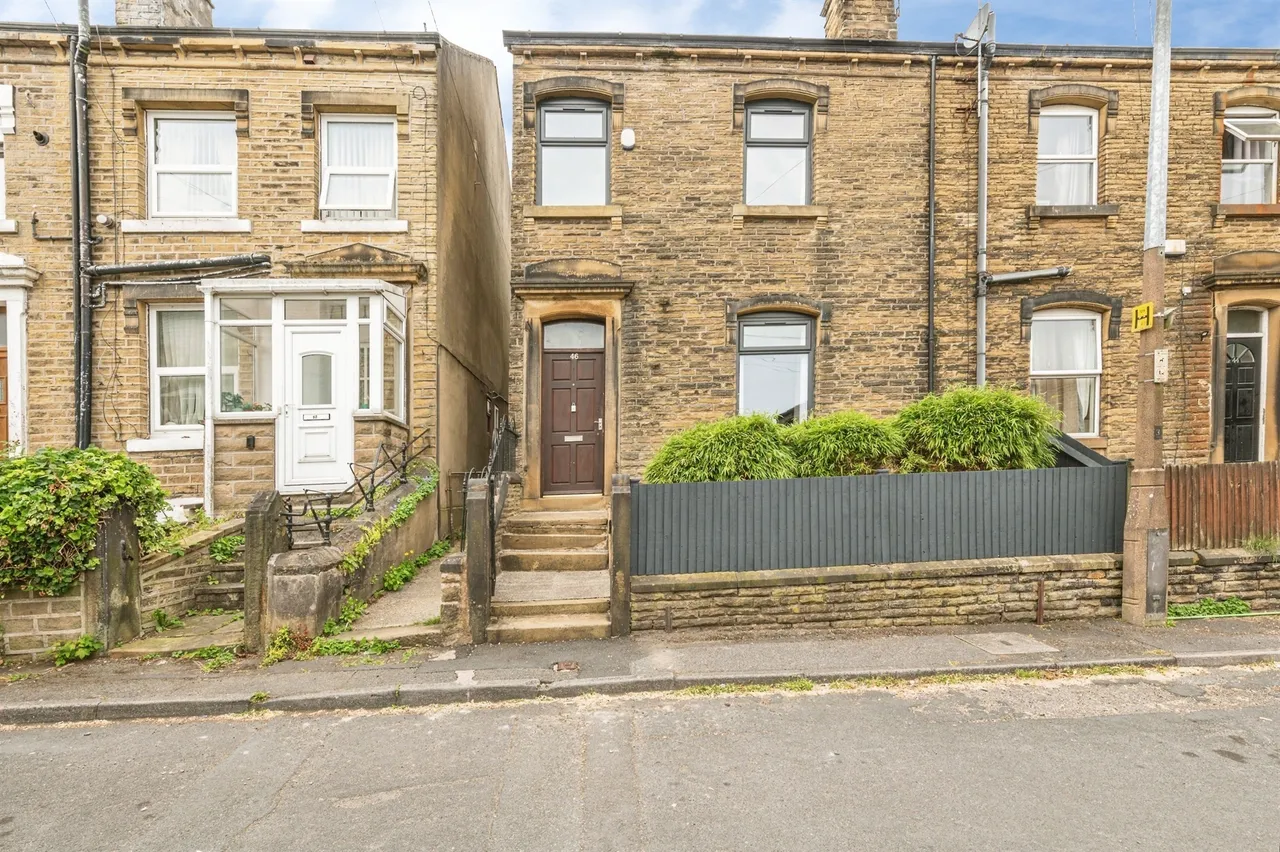 3 bed house for sale — Chapel Terrace, Huddersfield
