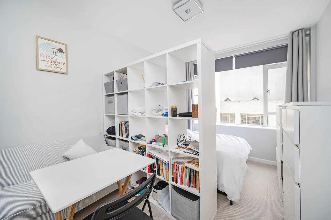 15 Florin Court, 6-9 Charterhouse Square, London, photo 2