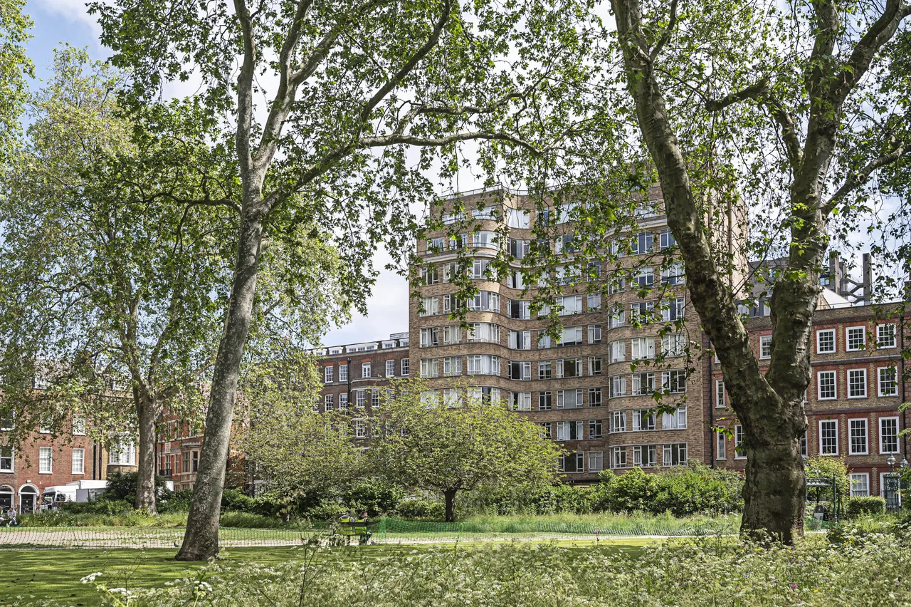 flat to rent — 15 Florin Court, 6-9 Charterhouse Square, London