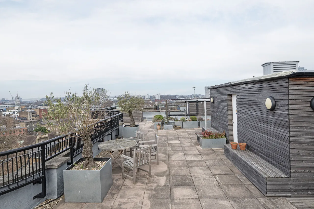 15 Florin Court, 6-9 Charterhouse Square, London, photo 12