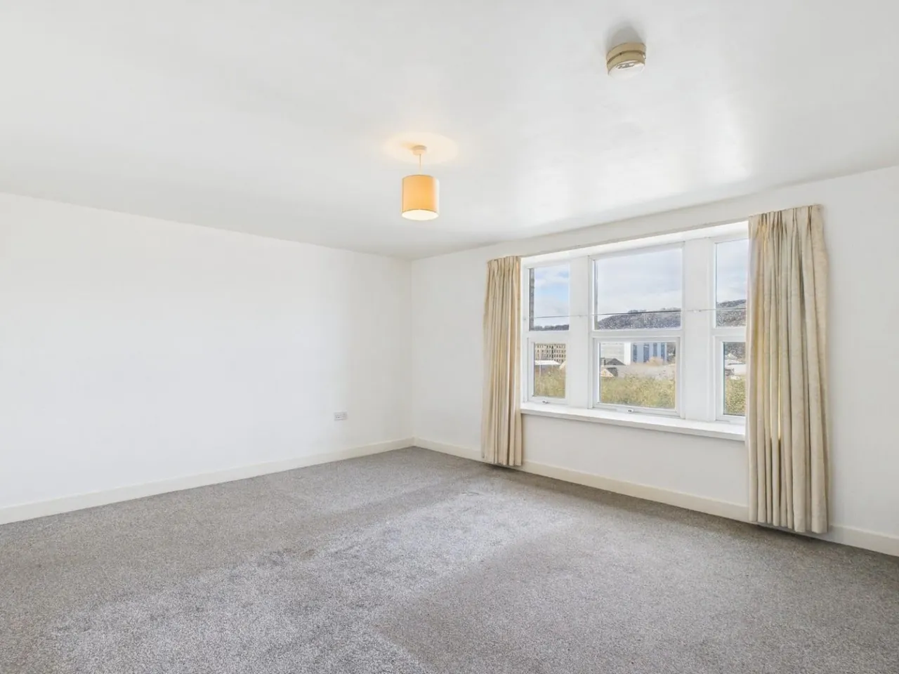 Briggate, Shipley, BD17, photo 2
