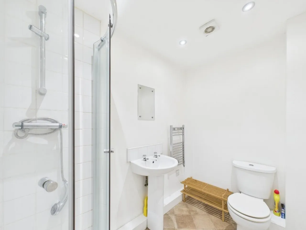 Briggate, Shipley, BD17, photo 4