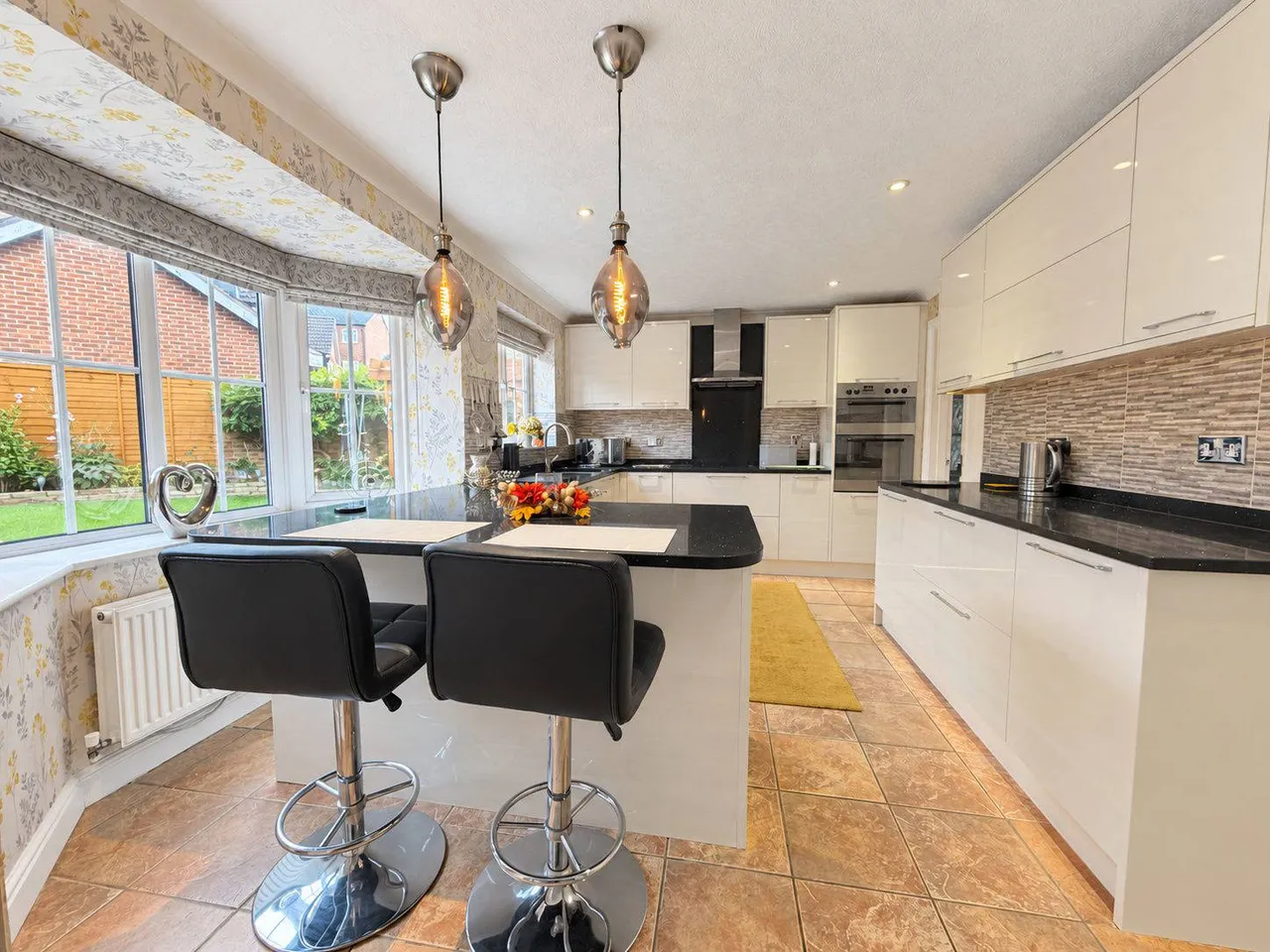 Barn Close, Grange Park, NN4, photo 10