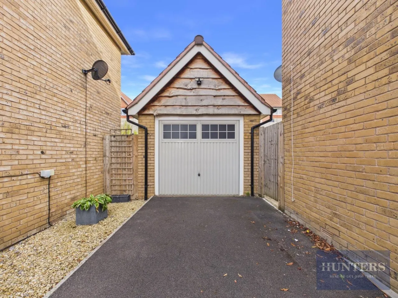 Honeysuckle Avenue, Leckhampton/Shurdington, GL53, photo 17