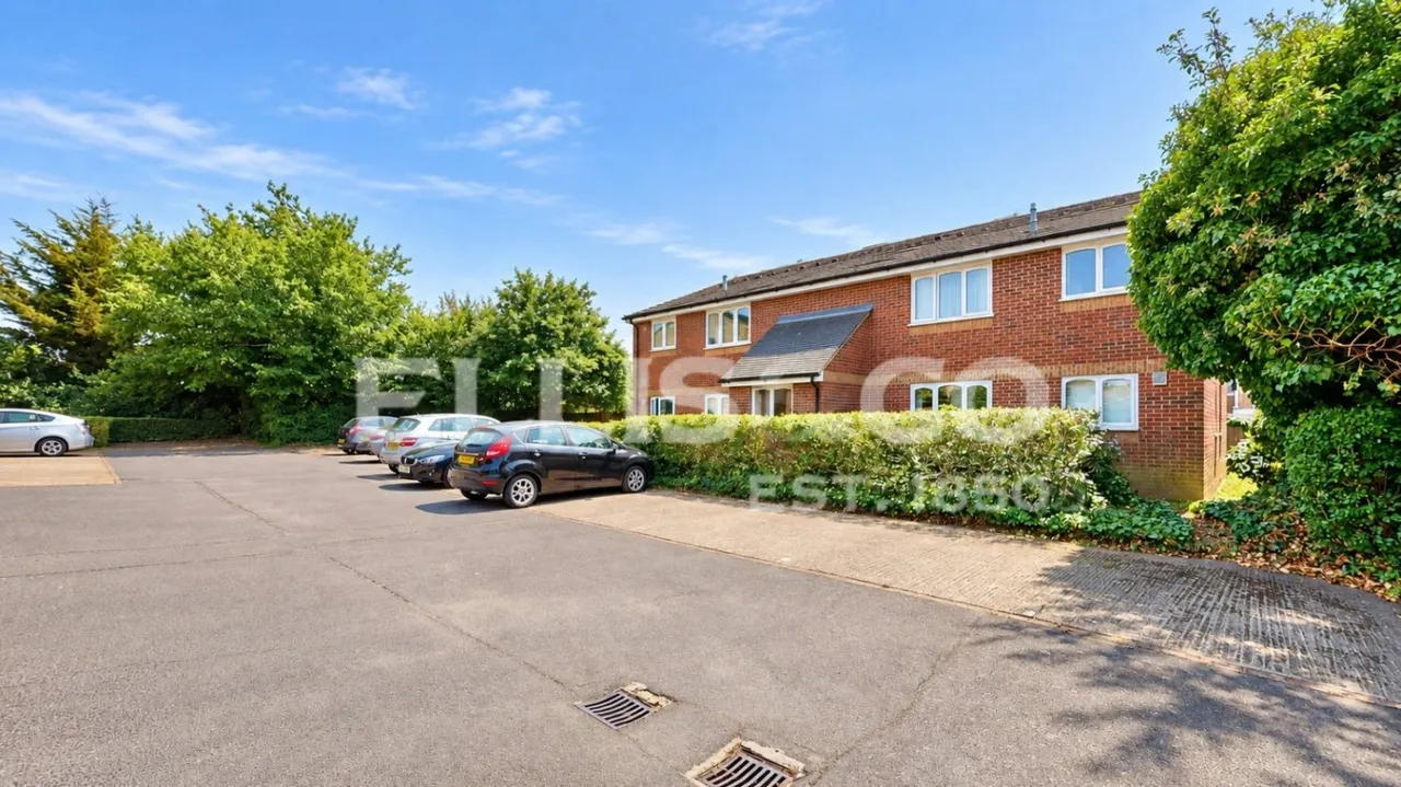 Chartwell Close, Greenford, UB6, photo 9