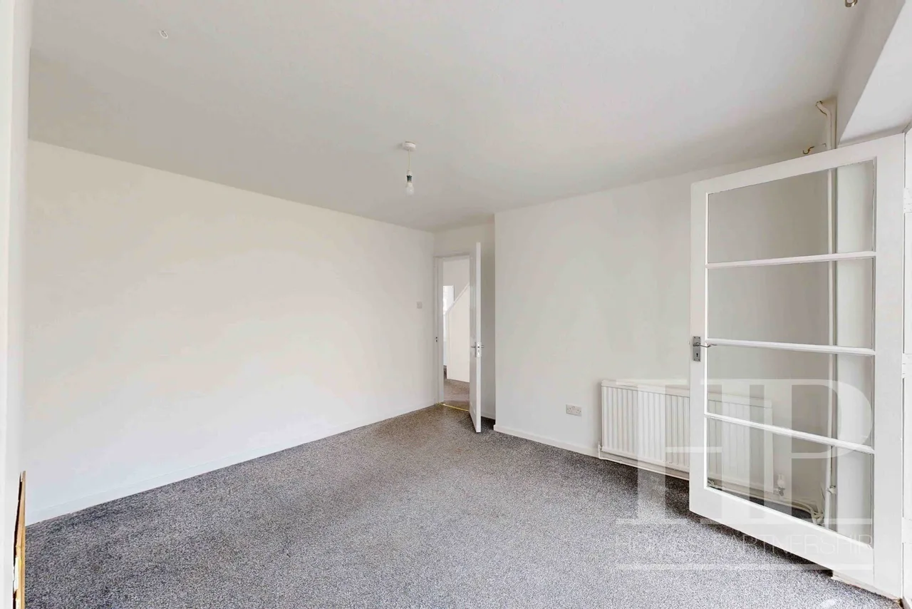 Tennyson Close, Crawley, RH10, photo 10