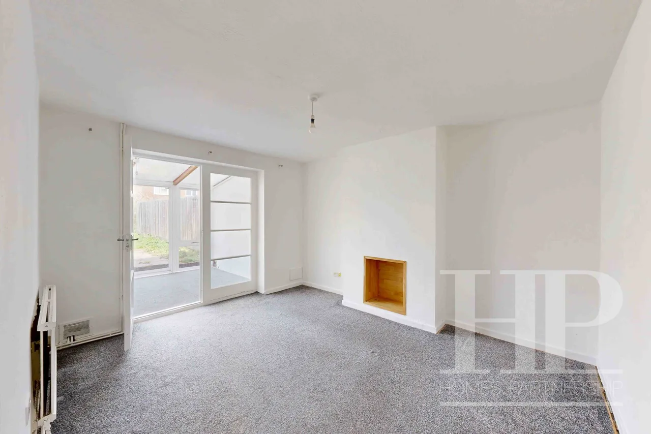 Tennyson Close, Crawley, RH10, photo 2