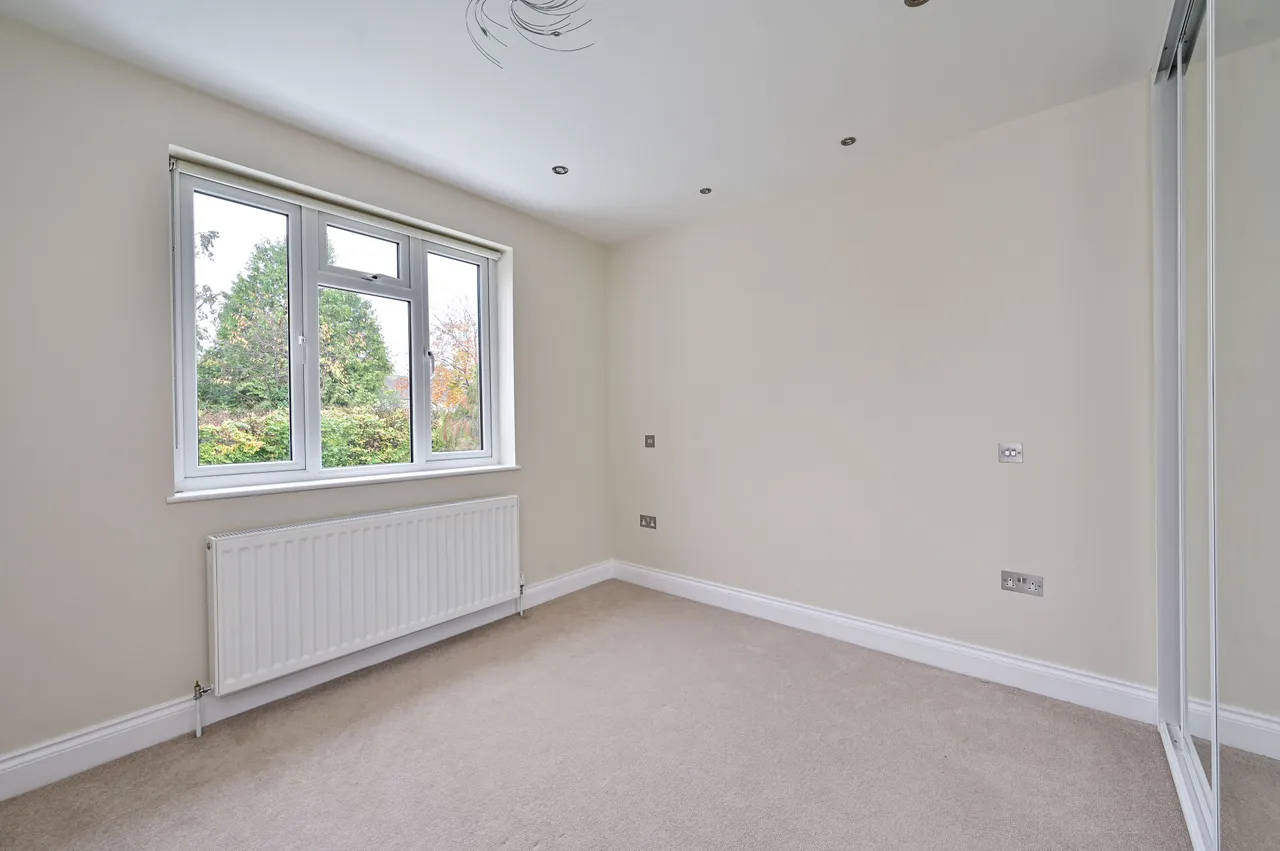 47 Oak Tree Drive, London, photo 10