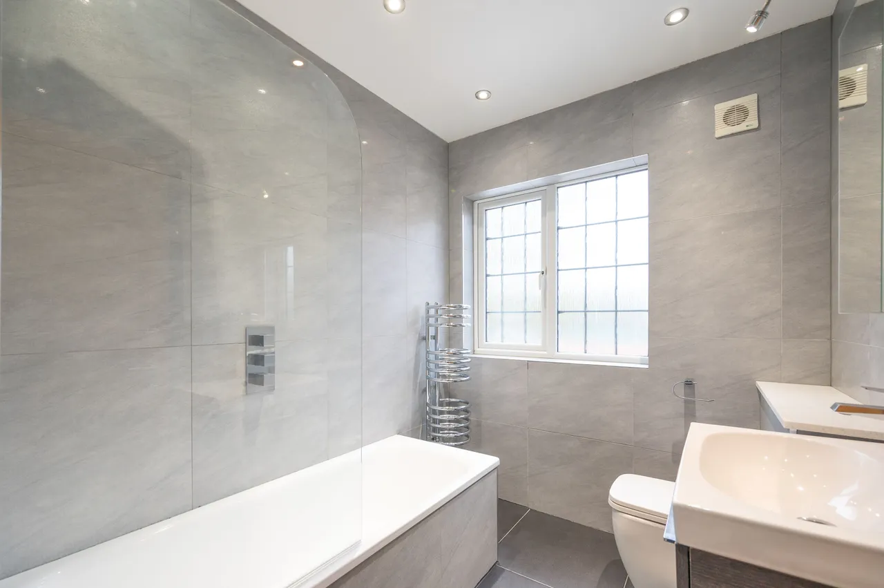 47 Oak Tree Drive, London, photo 9