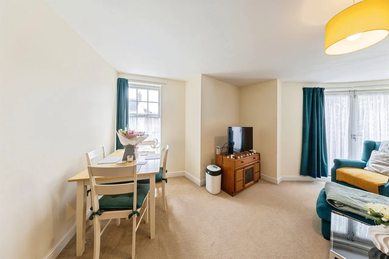 Florey Gardens, Aylesbury, photo 3