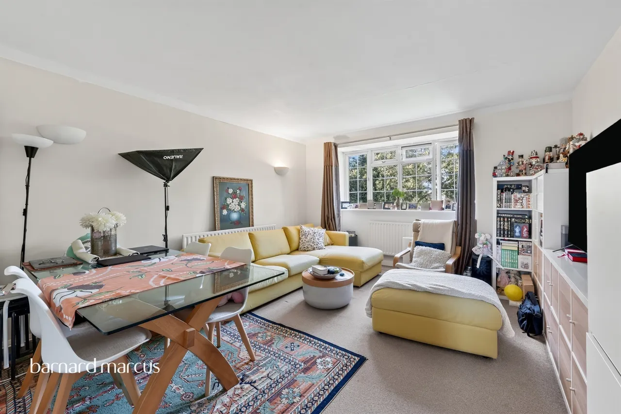Alexandra Road, Epsom, photo 2