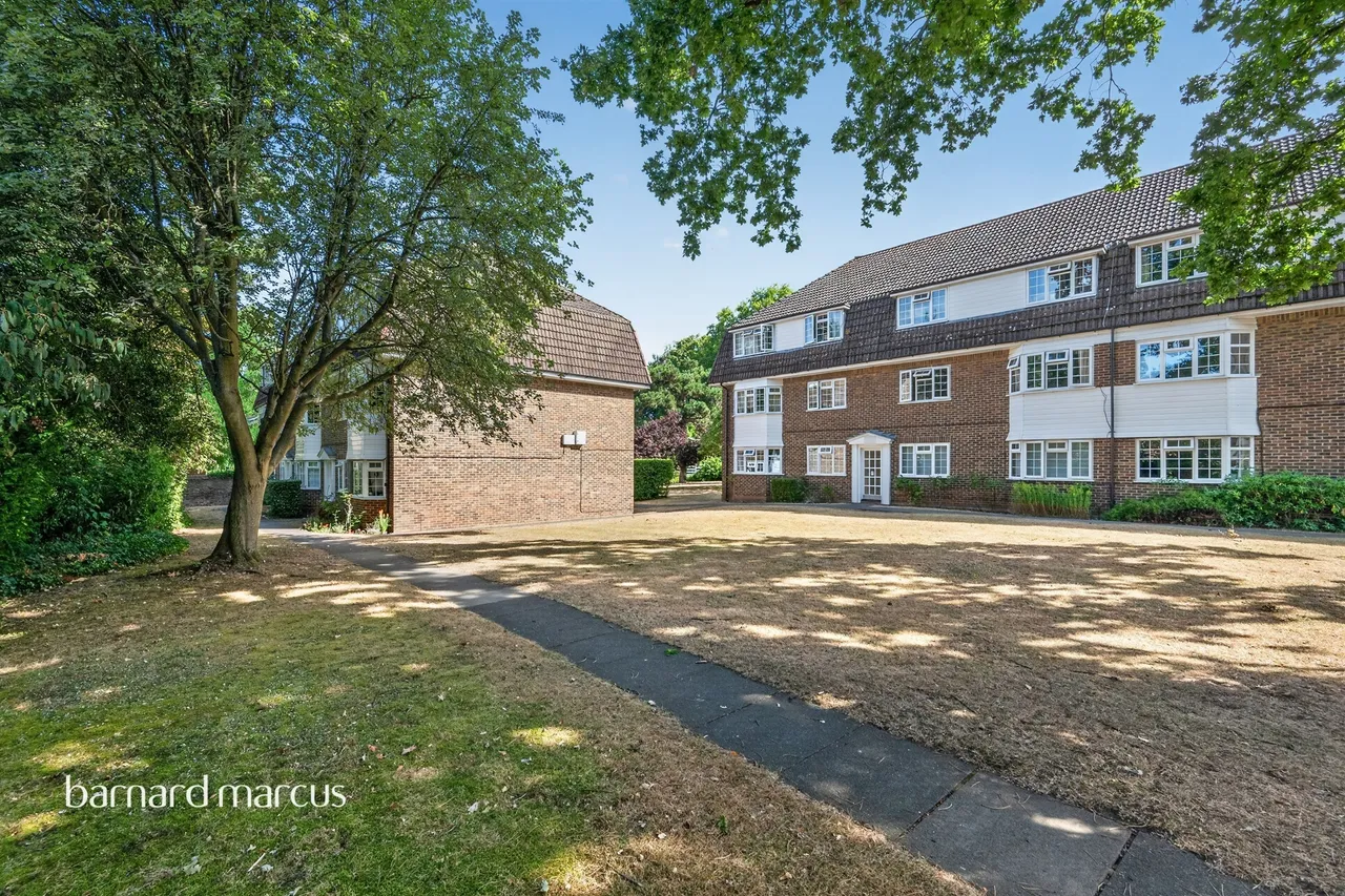 2 bed flat for sale — Alexandra Road, Epsom