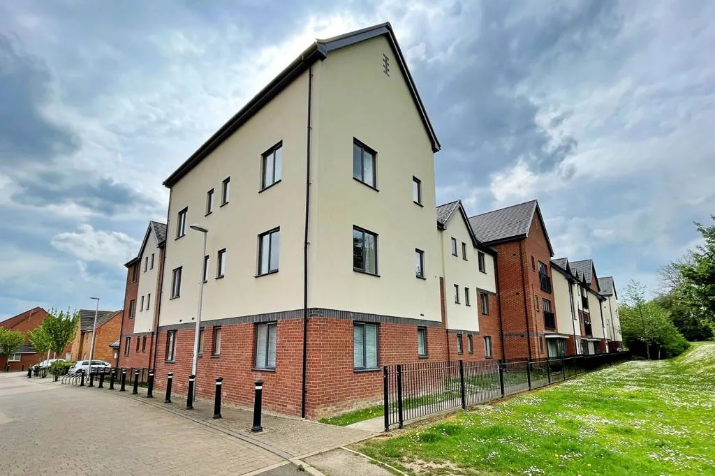 2 bed flat to rent — Kirkistown Close, Caldecott Manor, Rugby, Warwickshire, CV21 1AN
