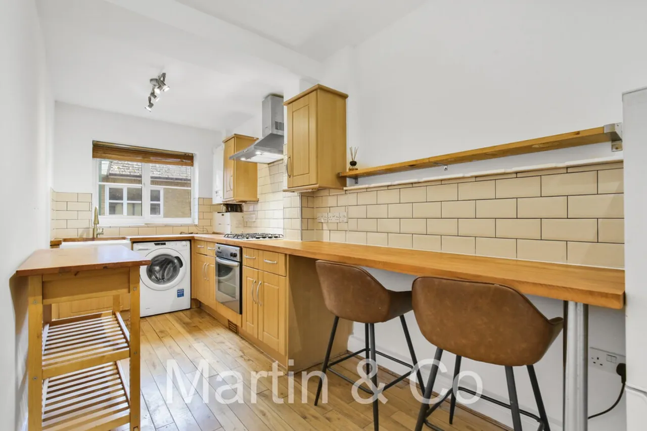 2 bed flat to rent — Croham Road, South Croydon, Surrey