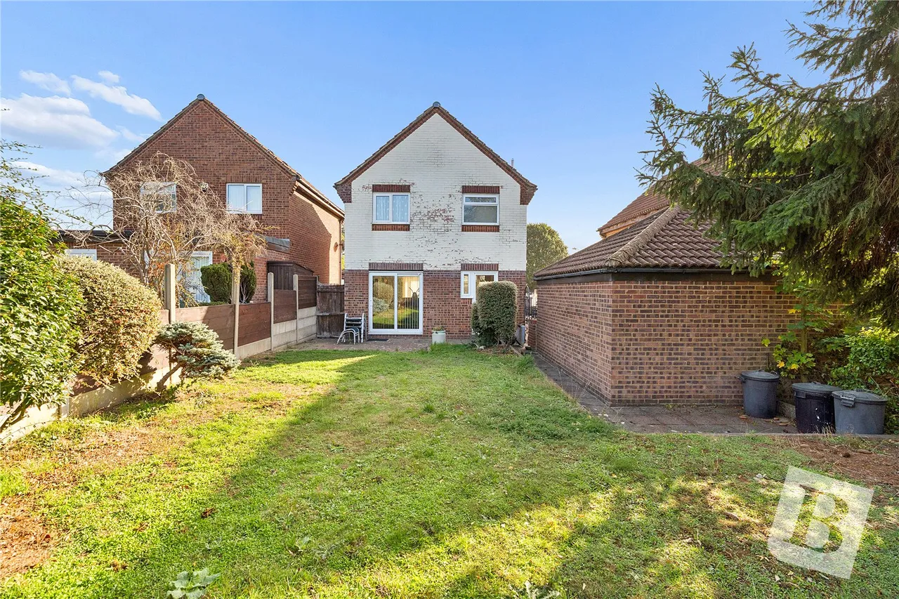 Fontwell Park Gardens, Hornchurch, RM12, photo 11