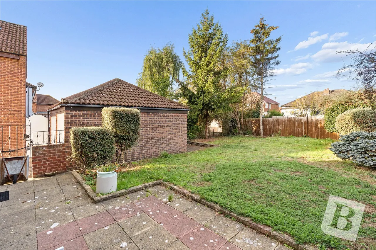 Fontwell Park Gardens, Hornchurch, RM12, photo 13