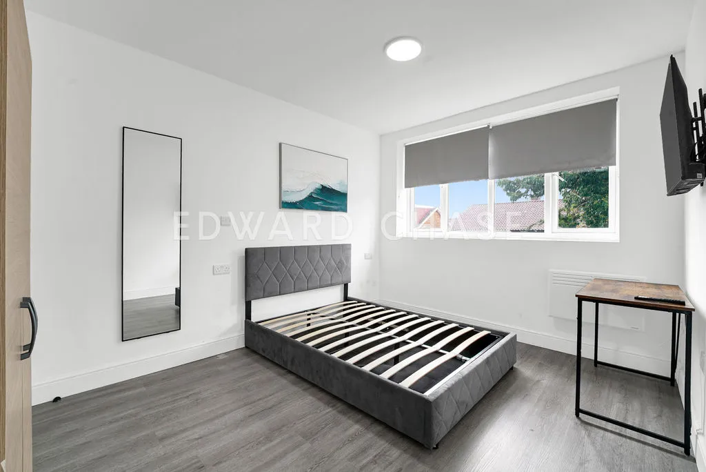 property to rent, Kensway House rear, Ilford, IG1