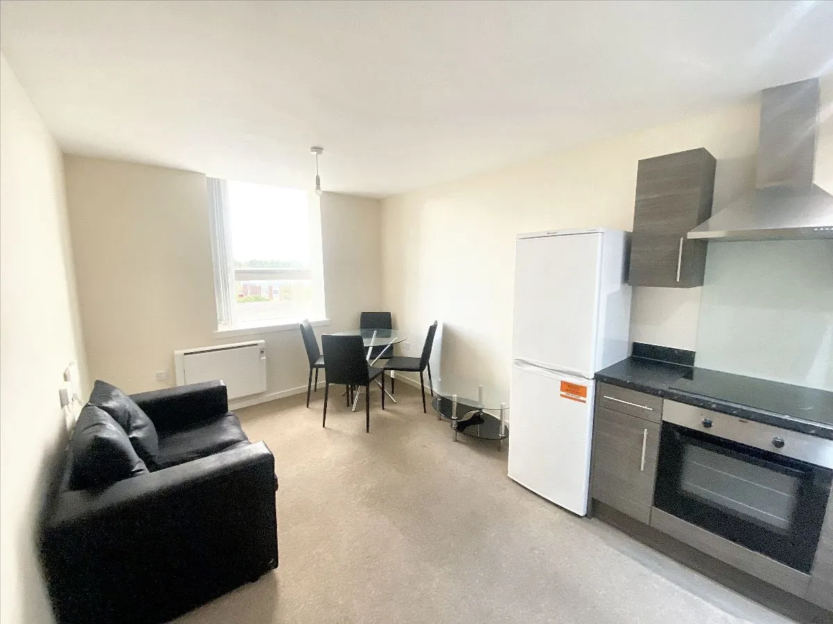 1 bed flat for sale — 80 Manchester Road, Altrincham, Cheshire, WA14 4YW