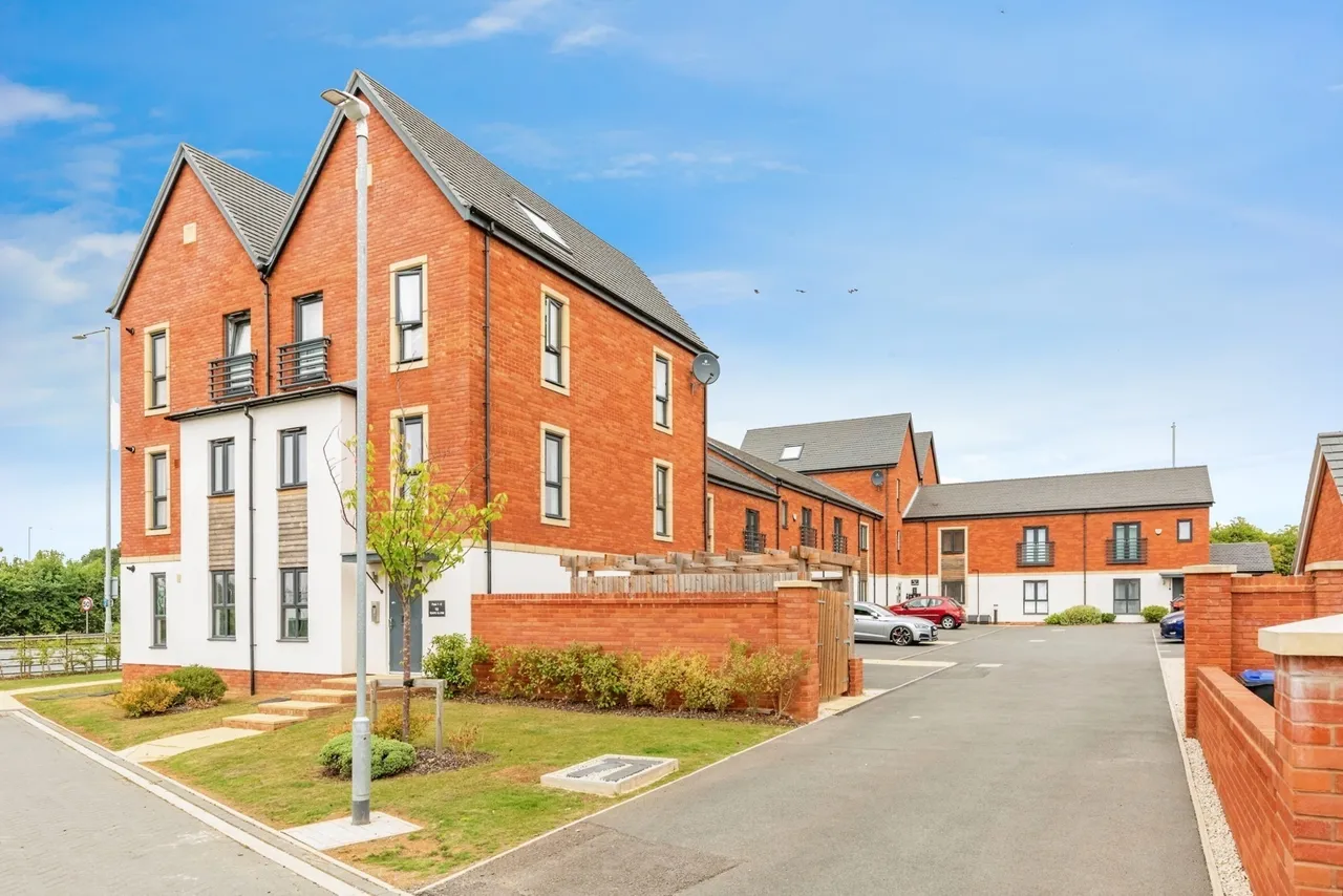 2 bed flat for sale — Teape Close, Upton, Northampton, Northamptonshire, NN5