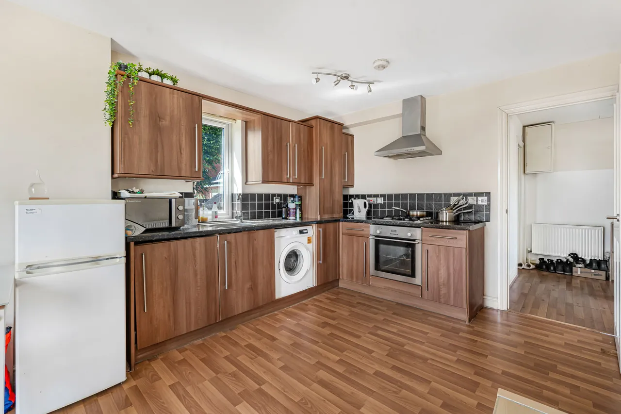 Victoria Street, Englefield Green, TW20, photo 3