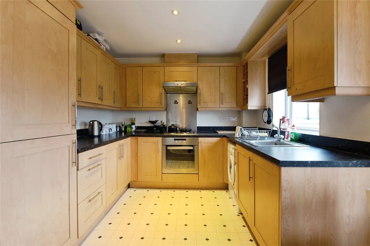 Roche Close, Rochford, Essex, SS4, photo 11