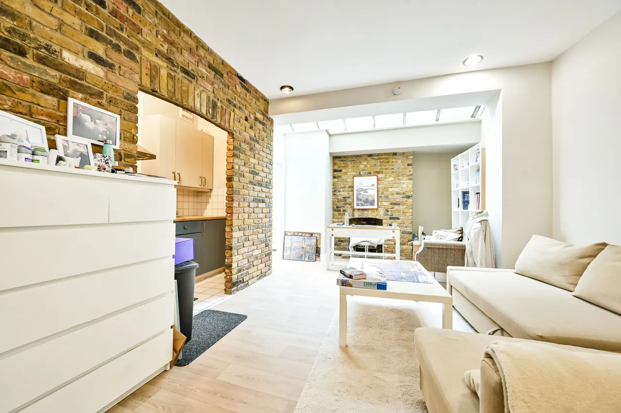 Flat 7, 17 Redcliffe Square, London, photo 2
