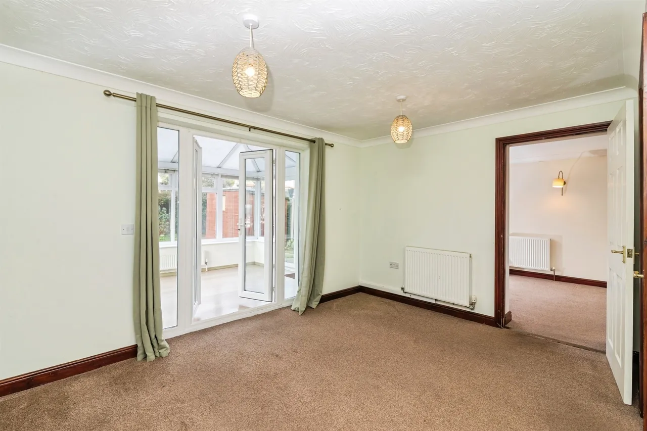 Diprose Drive, Lowestoft, photo 8