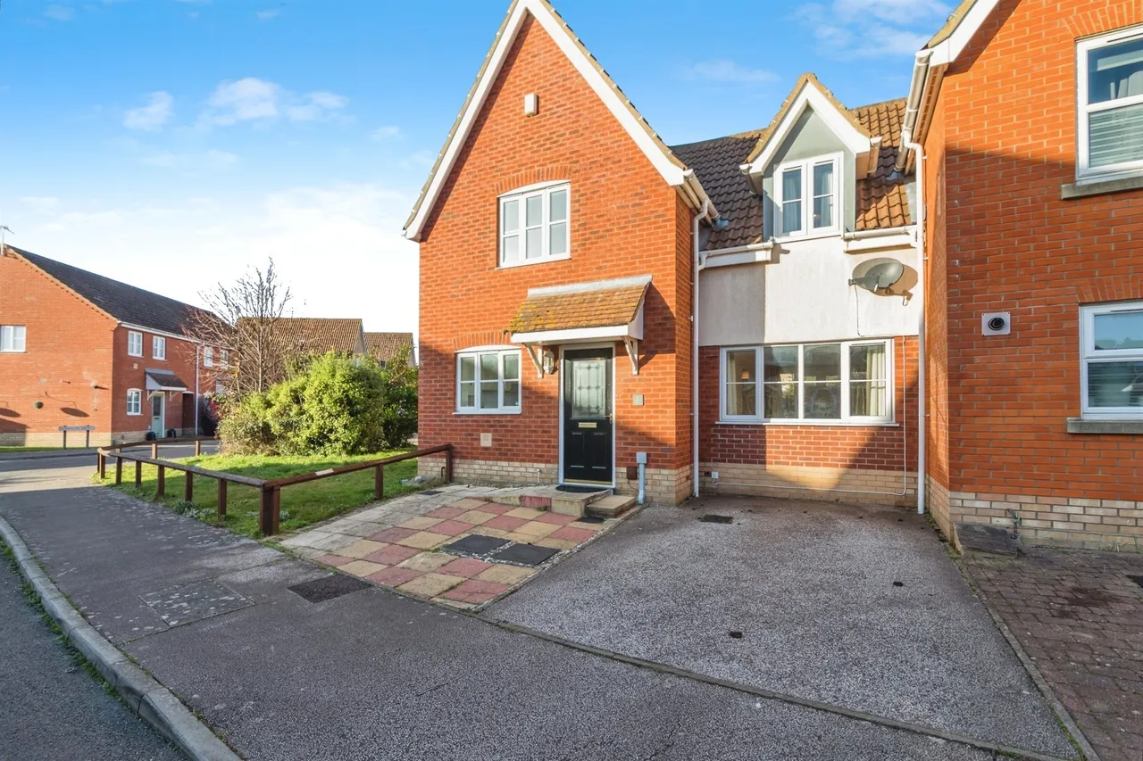 3 bed house for sale — Diprose Drive, Lowestoft