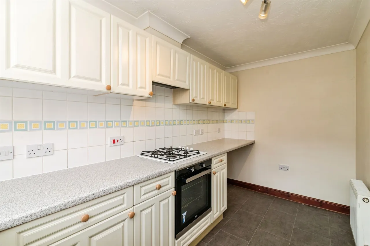 Diprose Drive, Lowestoft, photo 3