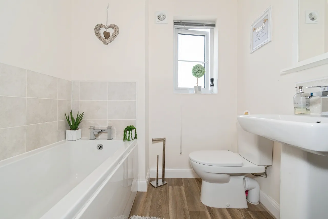 Fulton Crescent, Silsden, BD20, photo 9