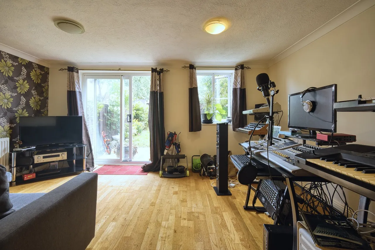 Moyes Close, Cliffsend, CT12, photo 2