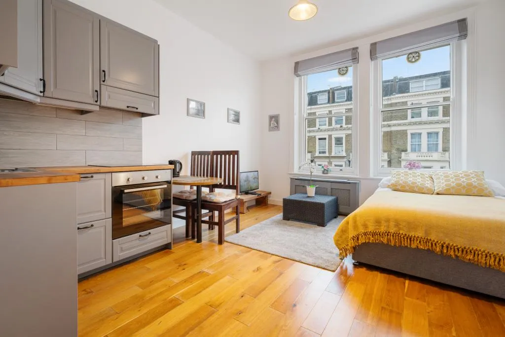 property to rent, Penywern Road, Earls Court, SW5