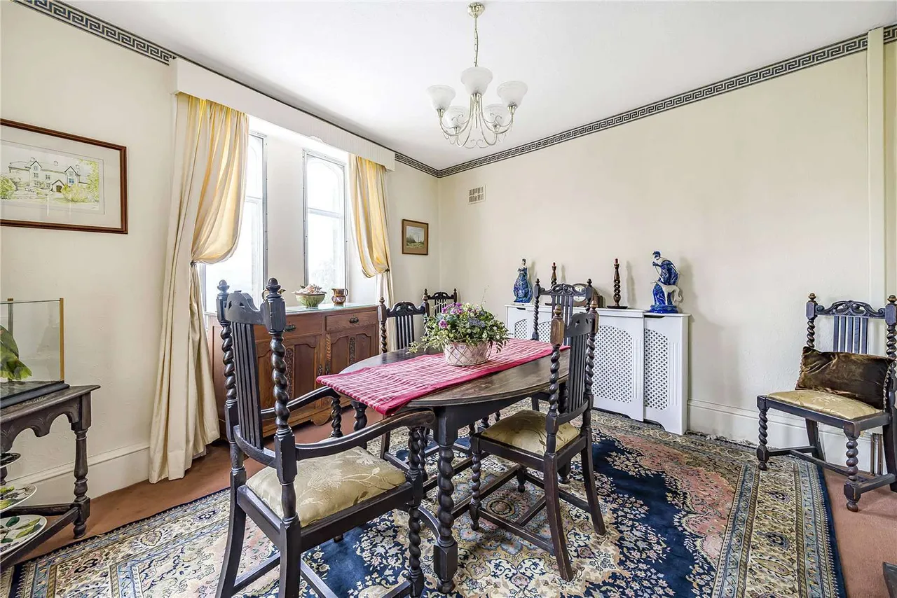 Frampton Mansell, Stroud, Gloucestershire, GL6 8JE, photo 3