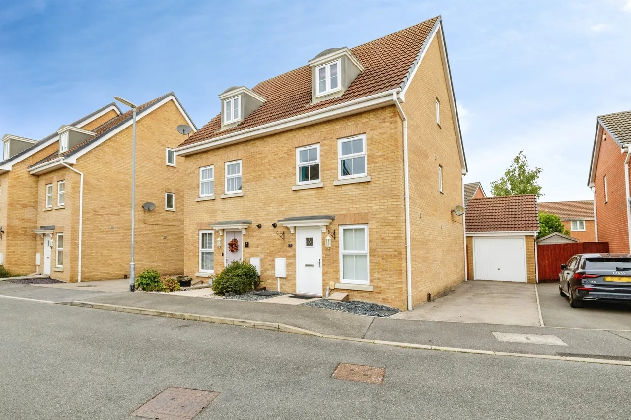 4 bed house for sale, Capito Drive, North Hykeham, LN6