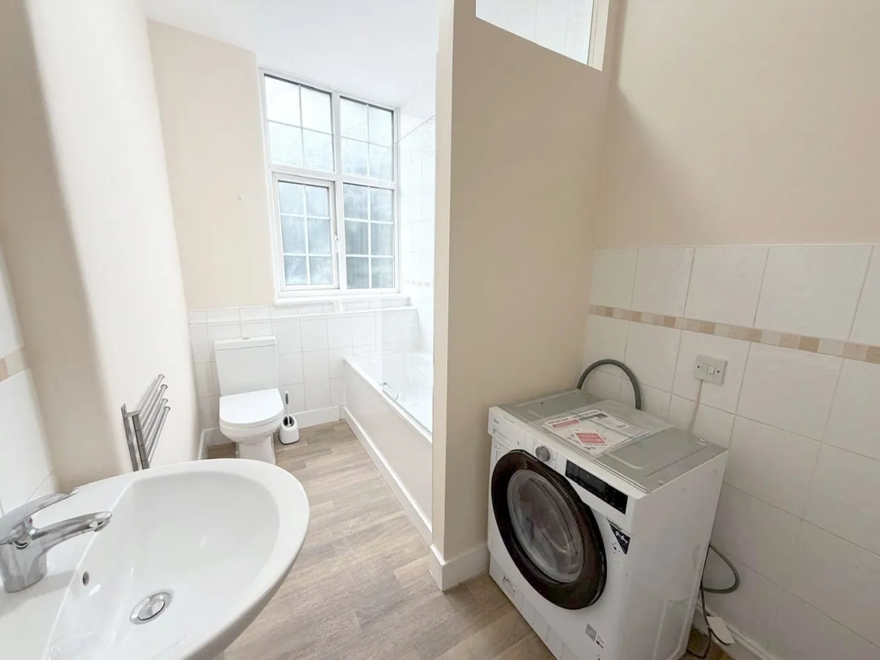 The Broadway, Mill Hill, NW7, photo 6