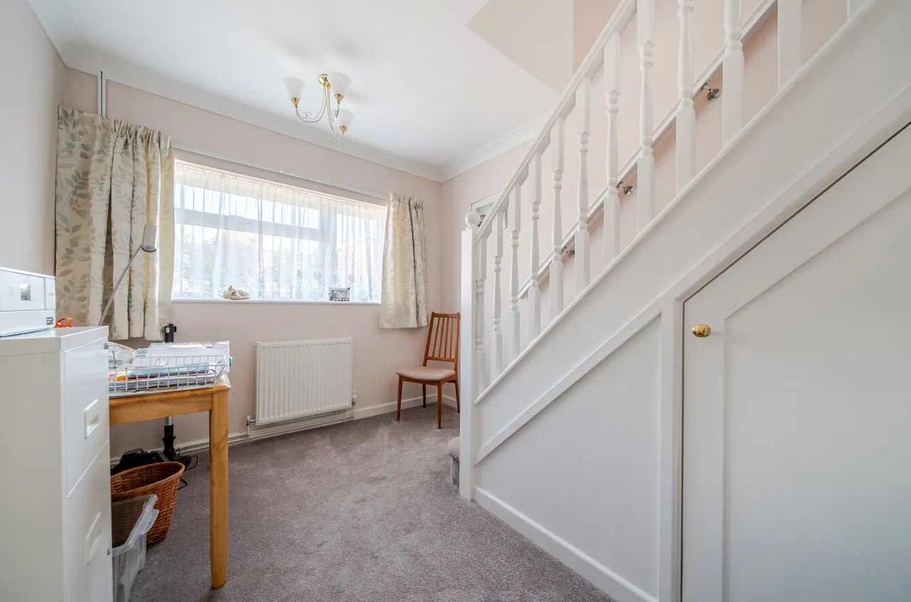 Courtmount Grove, Drayton, PO6, photo 10