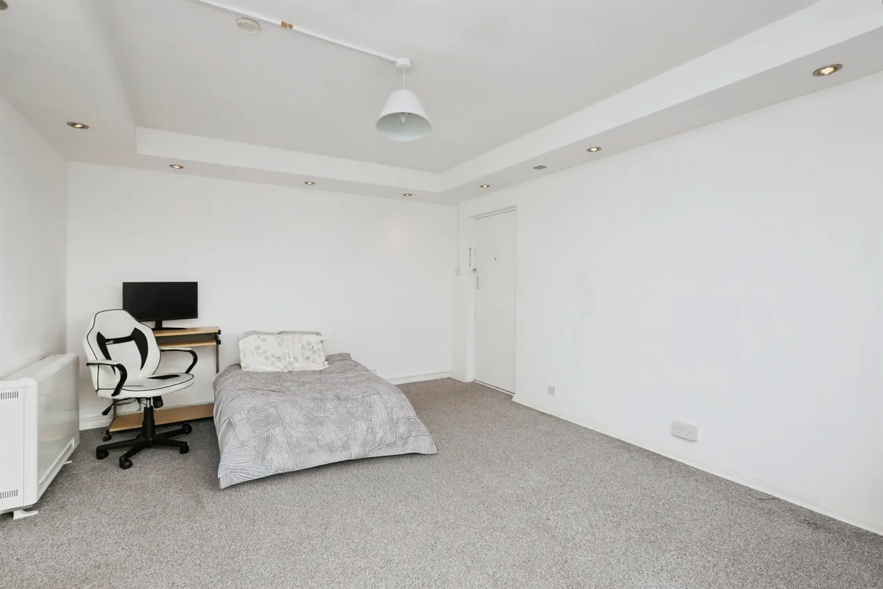 St. Annes Road, Eastbourne, photo 3