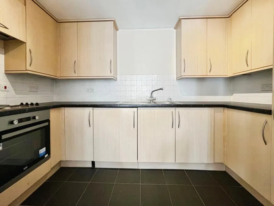 Eaton Avenue, Slough, SL1, photo 3