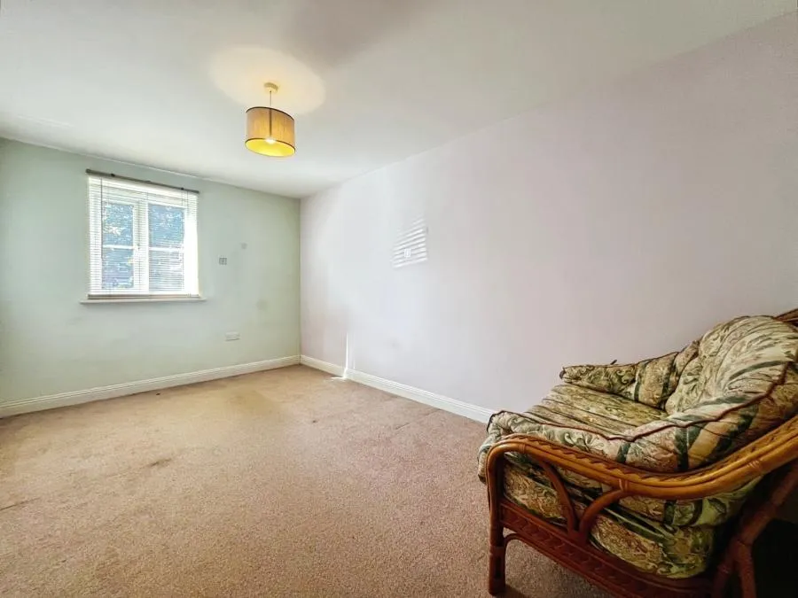Eaton Avenue, Slough, SL1, photo 7